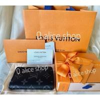 ราคา ของใหม่ NEW Lv mini coin zippy p.v.mกระเป๋าใส่เหรียญ แบงค์พับได้ ช่องใส่บัตรค่ะ + อุปกรณ์Fullset ใบเสร็จตัวจริงค่ะ (25589006643)