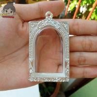 ราคา กรอบพระ กรอบพระเงินผสม | สมเด็จใหญ่ ปกโพธิ์หลวงพ่อกวย | กว้าง3.3*สูง5.2ซม.(ขนาดจอกระจก) (20655561983)