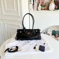 ราคา Used once‼️ Prada bonnie medium leather handbag ปี 2024 ออกช็อปไทย สภาพสวยใหม่มาก ใช้1ครั้ง ใหม่ตาแตกกกก (27826122905)