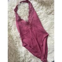 ราคา bodysuit บอดี้สูทคล้องคอ สีชมพู ลูกไม้ forever21 (26816260871)