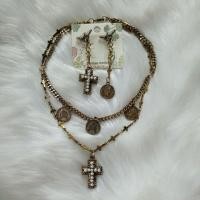 ราคา เซทต่างหูสวยผึ้งกางเขนสีทองรมดำแต่งมุก (20351402294)