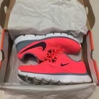 ราคา ส่งฟรี!!รองเท้าวิ่งNIKEแท้ % มือสอง (169588186)