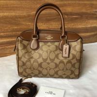 ราคา Coach หมอน 9” นิ้ว (1842967226)