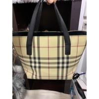 ราคา Burberry hand bag พร้อมถุงผ้า มือสอง ของแท้ (3790366871)