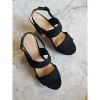 ราคา Mango รองเท้าส้นหน้า สูง 3.5 นิ้ว เสริมหน้า 1 นิ้ว Size 37 ส่งฟรีจ้า (8708190787)