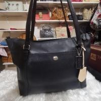 ราคา กระเป๋าสะพายโค้ช​ Coach ของแท้​ มือ2​ สภาพดี​ สีดำ​ ขนาด​ 13นิ้ว​ ​สูง​11นิ้วซับสะอาด​ มุมมีตำหนิ​ (5238601495)