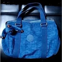 ราคา กระเป๋าสะพาย Kipling สีฟ้า แท้ มือสอง สภาพดี 90% (17799284228)