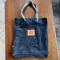 ราคา กระเป๋าผ้ายีนส์ Upcycling Tote Bag แบรนด์ Levi's (50259557782)