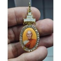 ราคา เข็มกลัดล้อมเพชรสมเด็จพระสังฆราช พระองค์ที่ 20 ทรงนิยม (52203333818)