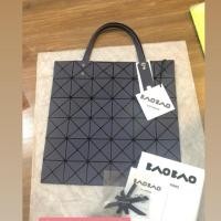 ราคา Baobao New baobao 6x6 lucent frost grey Collection December 2018 ช็อปไทย การ์ด 12/2018 ราคา9200 (1767992582)