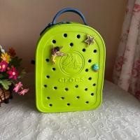 ราคา Crocs แท้ เป้เด็ก น้ำหนักเบาสภาพดีร่องรอยใช้งานมือสองเล็กน้อยจิ๋วติดด้านหน้าของแท้โดยรวมสวย ฐาน 7.5 กว้าง 3 สูง 10 นิ้ว (55252149417)