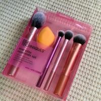 ราคา แปรง Real Techniques Everyday Essentials Set ของแท้ 100% (42920411017)
