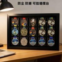 ราคา [คลังสินค้าพร้อมจัดส่งที่รวดเร็ว] ขาตั้งจอแสดงผลเหรียญมาราธอนกรอบรูปเหรียญทองโปร่งใสโต๊ะแขวนผนังแบบใช้คู่กันฝุ่นกันความชื้นป้องกันออกซิด (45310345044)