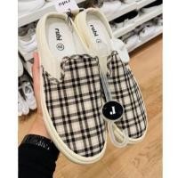 ราคา รองเท้า RUBI ล่วงหน้า SIZE 37 (17213165835)