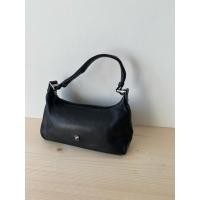 ราคา Vintage Renoma mini รักแร้กระเป๋าหนังแท้สีดําคุณภาพสูง - มือสอง (47660681722)