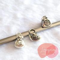 ราคา จี้เงินแท้925 จี้ลายมงคล ถุงเงิน ก้อนทอง จี้ห้อยคอ จี้ห้อยกำไล ตัวตกแต่งกำไล diy เครื่องราง (8801508368)