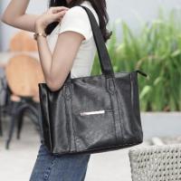 ราคา กระเป๋าหนังมีซิปสําหรับผู้หญิง (Ciara Totebag by Mosca) (45752160182)