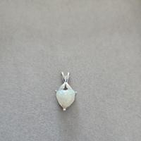 ราคา ✨ จี้โอปอลแท้รูปหัวใจ (White Opal) — อัญมณีแห่งความรักและความสมหวัง (48713166361)