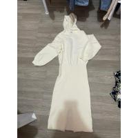 ราคา เดรสไหมพรมแขนยาวมีฮูดเป็นกระโปรง sm มือสองใส่เองค่ะ (28911553882)