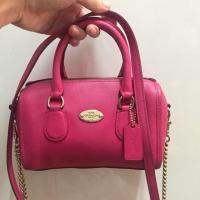 ราคา Coach ทรงหมอนมินิ สีชมพ (4223123447)