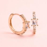 ราคา ต่างหูห่วงทองแท้ 9k ต่างหูห่วงทองแท้ 9K Pave Princess Cut White Sapphire Huggies (52611846605)