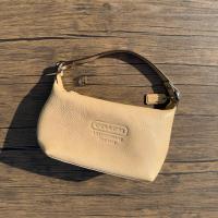 ราคา (used)Coacg vintageแท้ตุ้มจิ๋วสปาสีมาบางๆนะคะภาพรวมสวยค่ะ (56003227706)