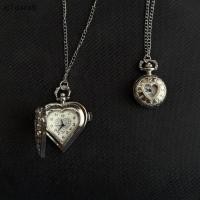 ราคา นาฬิกาสายโซ่ลายหัวใจกลวงแฟชั่น TH-HG ดีไซน์นาฬิกาแนวสตรีมพังค์สร้อยคอแบบวินเทจเครื่องประดับนาฬิกาของขวัญคู่รัก (51714040670)