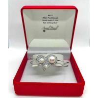 ราคา [BW72] กำไลไข่มุกแท้ภูเก็ต เรือนฝังแป้นหัวใจเพชร มุก 3 เม็ด S925 silver (28114635137)