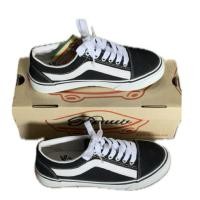 ราคา รองเท้าผ้าใบแคนวาสสีดำ-ขาว ทรงโลว์ สไตล์คลาสสิกลำลอง (55653433200)
