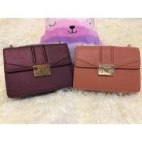 ราคา CHARLES & KEITH PUSH-LOCK SHOULDER BAG (2658954723)