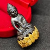 ราคา พระกริ่งจักรพรรดิ์ วัดสุทัศนเทพวราราม ประทับบัว เนื้อนวโลหะ 4ซม.ใต้ฐานหุ้มทองเหลือง ใต้ฐานประทับยันต์ครู เป็นพระกริ่งขัน (15362106226)