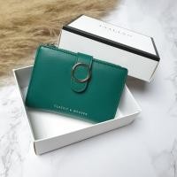 ราคา กระเป๋าสตางค์ผู้หญิงแบรนด์แท้ Modern Classic 100% พร้อมกล่องแบรนด์ บางๆ ทรงสั้น มีช่องซิป และช่องใส่บัตร งานสวย หนังนิ่ม (9950951888)
