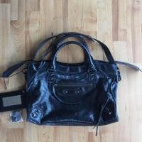 ราคา Balenciaga city สีดำ ของแท้100% พร้อมสายสะพาย และกระจก (3906703976)