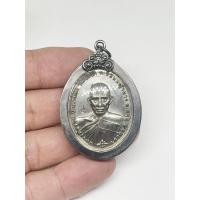 ราคา เหรียญหลวงพ่อรวย วัดตะโก รุ่นชนะจน ปี 2556 พร้อมเลี่ยมกรอบเก่าชุบ (55654355658)