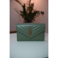 ราคา กระเป๋าแบรนด์ YSL WOC 7 GHW Bag สีเขียว (57509934500)