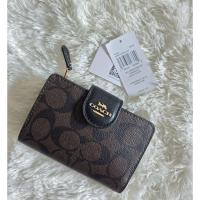 ราคา coach c0082 แท้ 2 พับ ใบกลาง ขนาด 5 นิ้ว (58160262302)