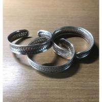 ราคา กำไลสานเงินแท้ จากจังหวัดน่าน หน้ากว้าง 1.3cm. และ1.2cm (7584673948)