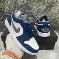 ราคา First Layer Original Box Brushed Glue Grey Midsole Nike Air Jordan AJ1 True Blue Jordan Real Blue Jordan 1 Jordan Generation553558- 412 สีขาวสีฟ้าสีเทาคลาสสิก All-Match รองเท้าผู้ชายรองเท้าผู้หญิง Ant