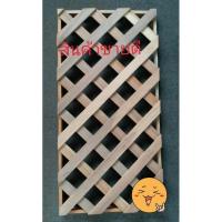 ราคา Wood ระแนงไม้แท้ แผ่นระแนงไม้บังตา รั้วผนัง สำเร็จรูป ขนาด 50x100 cm (1087981700)