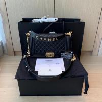 ราคา [CO220704921] Chanel / Boy With Logo Top Handle Lambskin GHW (20244621243)
