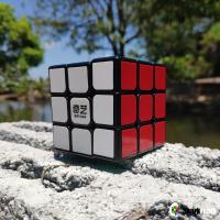 ราคา รูบิค 3x3 รูบิค ของแท้ อย่างดี rubik 3x3 rubiks race Qiyi Sail 6.0cm 3x3 Black Speed Cube 3x3x3 Magic Cube SharkRubik (9160689228)