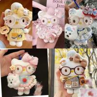 ราคา McDonald Kitty การ์ตูนแว่นตาสีแดงผ้ากันเปื้อนจี้ตุ๊กตากระเป๋านักเรียนตุ๊กตาตุ๊กตาจี้พวงกุญแจหญิง McDonalds Kitty การ์ตูนแว่นตาสีแดง (56413099440)