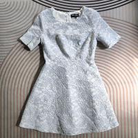 ราคา ส่งต่อ เดรสสีฟ้าขาว 34-27-F ยาว33 **สีชมพูตกจางๆที่ชายกระโปรงด้านหลัง** (40368638177)