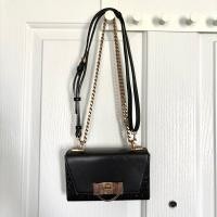 ราคา กระเป๋า CHARLES & KEITH สะพายได้ 2 แบบ (28924781943)