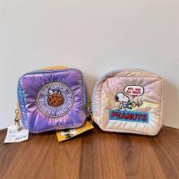 ราคา Snoopy ปัก Holographic Cube Pouch กระเป๋าสตางค์อเนกประสงค์ กระเป๋าอเนกประสงค์ กระเป๋าสตางค์เครื่องสําอาง (42475864661)