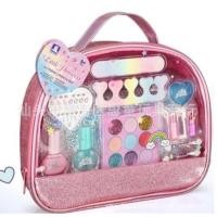 ราคา พร้อมส่งGift set แต่งหน้าเด็กหญิงพร้อมกระเป๋า ชุดเครื่องสำอางค์ปลอดสารพิษสำหรับเด็ก (23226808597)