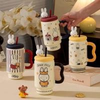 ราคา แก้วเซรามิค Miffy สินค้าลิขสิทธิ์แท้ แก้วทรงสูงมีหูจับ ความจุ 600 ml มาพร้อมหลอดซิลิโคน มี 4 ลาย ราคาใบละ 299 บาท (45350991991)