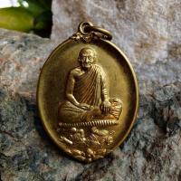 ราคา เหรียญสมปรารถนา หลวงปู่วาส วัดสะพานสูง ออกปี 2557 ด้านหน้าเป็นรูปหลวงปู่วาส นั่งบนหนุมาน ด้านหลังเป็นยันต์มหาโสฬสมงคล (27735777390)