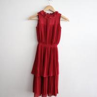 ราคา เดรสอัดจีบพลีทสีแดงเลือดหมู (380544410)