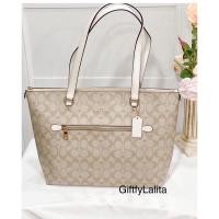 ราคา Coach กระเป๋าสะพาย รุ่น Signature Gallery Tote 16 นิ้ว (23351768132)